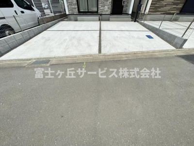 【駐車場】 | 静岡市駿河区津島町 新築一戸建て A号棟 | 車種により2台駐車可能です