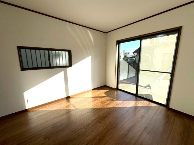 ２０２５年１１月リフォーム完了◆南向き４ＬＤＫ◆全居室６帖以上◆収納豊富◆南区吉祥院這登東町の洋室|洋室