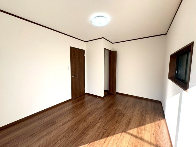 ２０２５年１１月リフォーム完了◆南向き４ＬＤＫ◆全居室６帖以上◆収納豊富◆南区吉祥院這登東町の洋室|洋室