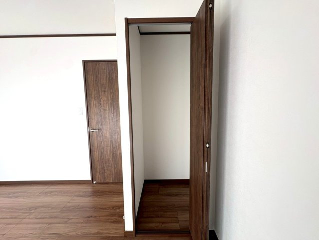 ２０２５年１１月リフォーム完了◆南向き４ＬＤＫ◆全居室６帖以上◆収納豊富◆南区吉祥院這登東町の収納|クローゼット