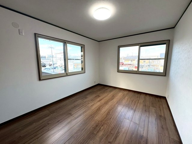 ２０２５年１１月リフォーム完了◆南向き４ＬＤＫ◆全居室６帖以上◆収納豊富◆南区吉祥院這登東町の洋室|洋室