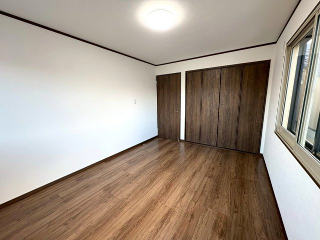 ２０２５年１１月リフォーム完了◆南向き４ＬＤＫ◆全居室６帖以上◆収納豊富◆南区吉祥院這登東町の洋室|洋室