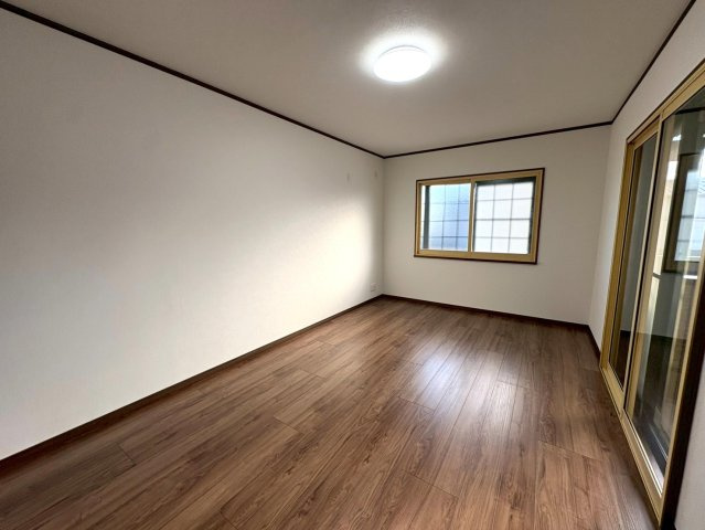 ２０２５年１１月リフォーム完了◆南向き４ＬＤＫ◆全居室６帖以上◆収納豊富◆南区吉祥院這登東町の洋室|洋室