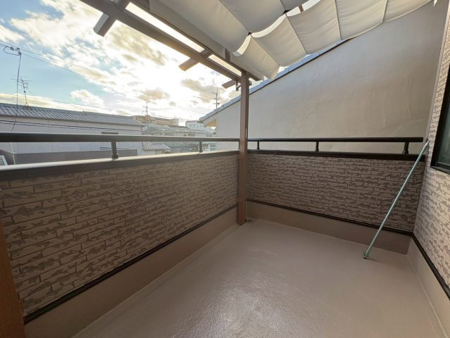 ２０２５年１１月リフォーム完了◆南向き４ＬＤＫ◆全居室６帖以上◆収納豊富◆南区吉祥院這登東町のバルコニー|バルコニー