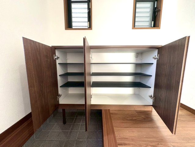 ２０２５年１１月リフォーム完了◆南向き４ＬＤＫ◆全居室６帖以上◆収納豊富◆南区吉祥院這登東町の収納|シューズボックス