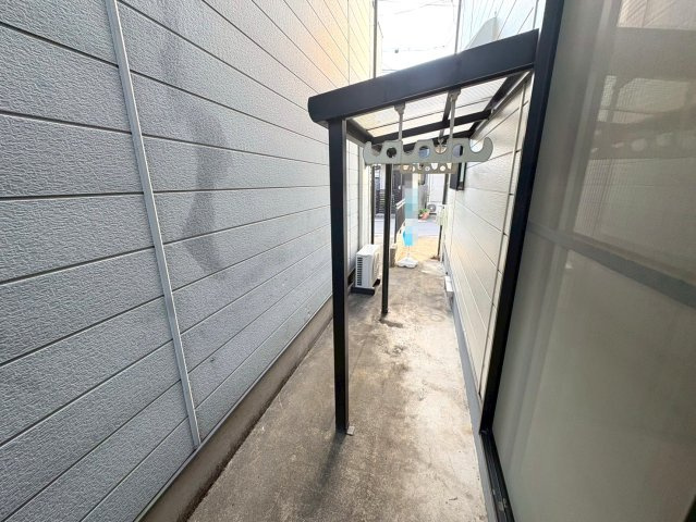 ２０２５年１１月リフォーム完了◆南向き４ＬＤＫ◆全居室６帖以上◆収納豊富◆南区吉祥院這登東町のその他|物干しスペース