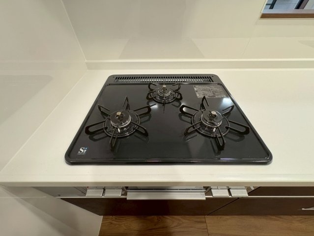 ２０２５年１１月リフォーム完了◆南向き４ＬＤＫ◆全居室６帖以上◆収納豊富◆南区吉祥院這登東町のキッチン|コンロ