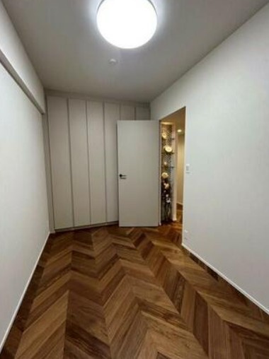 【収納】 | クレストフォルム蓮根城北公園 | 一日の疲れをいやしてくれる寝室。時を忘れて過ごす場所として過ごせるお部屋。