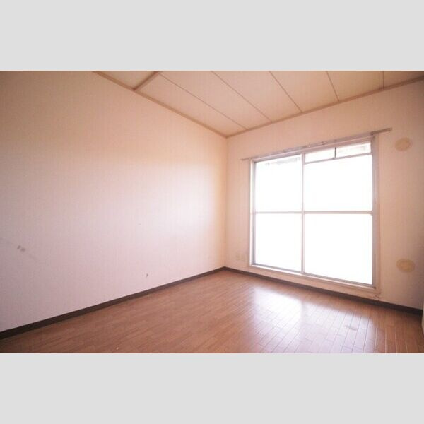 グリーンハイツ桃山の居間・リビング