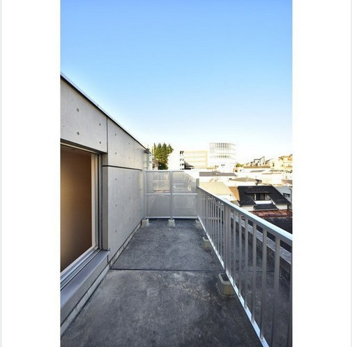 【バルコニー】