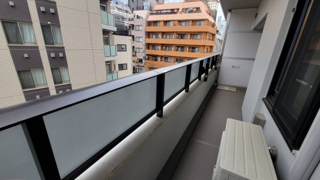 【バルコニー】