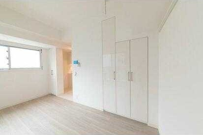 プラウドフラット浅草雷門の洋室