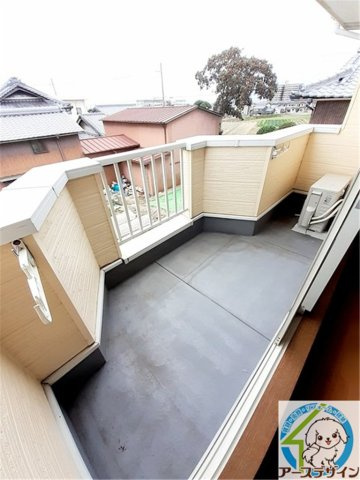 ヒューマンドエルのバルコニー|※類似写真