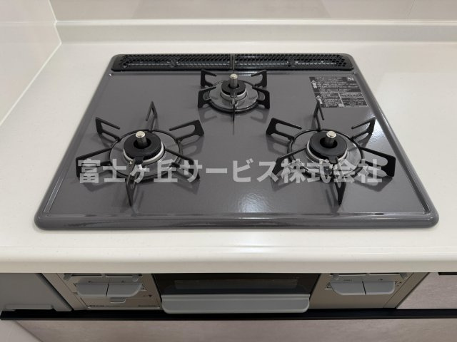 【その他】 | 静岡市清水区高橋5丁目 9期 新築一戸建て A号棟 | 3口コンロがあります