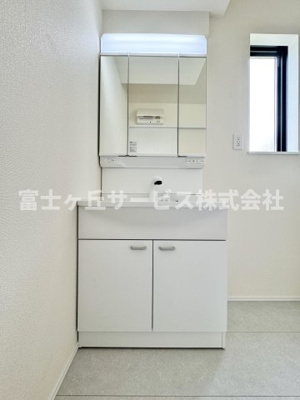 【独立洗面台】 | 静岡市清水区高橋5丁目 9期 新築一戸建て A号棟 | 朝の身支度に便利な独立洗面台です