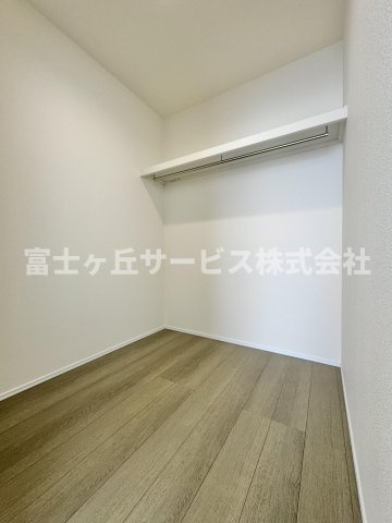 【収納】 | 静岡市清水区高橋5丁目 9期 新築一戸建て A号棟 | 収納豊富なウォークインクローゼット