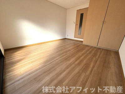 【居間・リビング】 | ラ・フローラ | 洋室8帖