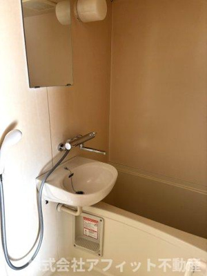 【浴室】 | ラ・フローラ | シャワー付き