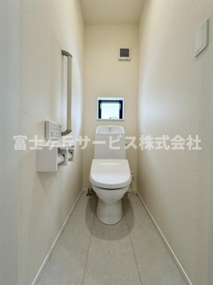 【トイレ】 | 静岡市清水区高橋5丁目 9期 新築一戸建て C号棟 | 1Fトイレです