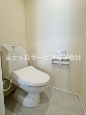 【トイレ】 | 静岡市清水区高橋5丁目 9期 新築一戸建て C号棟 | 2Fトイレです