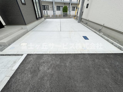 【駐車場】 | 静岡市清水区高橋5丁目 9期 新築一戸建て C号棟 | 車種により2台駐車可能です