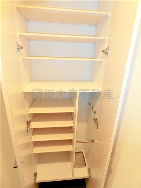 グランドコンシェルジュ蒲田の収納|玄関収納　シューズBOX