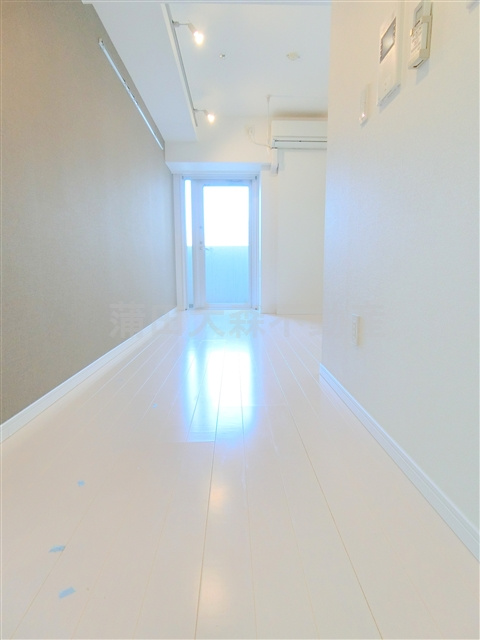 グランドコンシェルジュ蒲田の居間・リビング|洋室