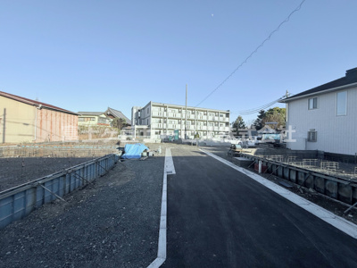 【外観】 | 静岡市清水区高橋5丁目 9期 新築一戸建て E号棟 | 現在建築中の外観画像です。ご内覧は同じメーカーの完成物件へご案内いたしますので、いつでもご相談ください！
