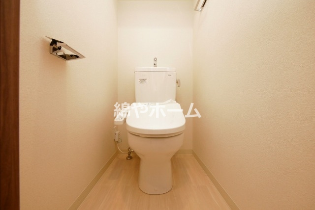 プレサンス難波インフィニティのトイレ|落ち着いた色調のトイレです