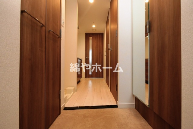 プレサンス難波インフィニティの玄関|ゆったりとした玄関です