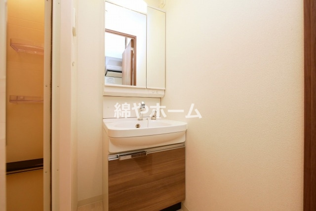 プレサンス難波インフィニティの独立洗面台|独立洗面台で身支度をすべて済ませてしまいましょう