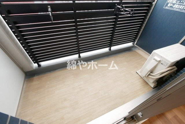 プレサンス難波インフィニティのバルコニー|暖かな日差しのふりそそぐバルコニー