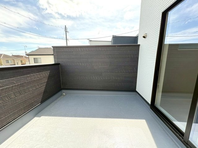 静岡市駿河区下川原六丁目13期　(3棟)　新築分譲　1号棟のバルコニー