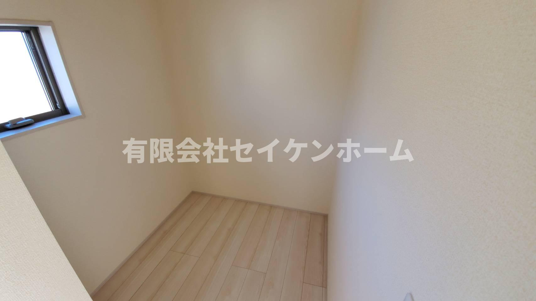 大里郡寄居町露梨子　新築住宅　４号棟の収納