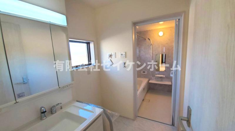 大里郡寄居町露梨子　新築住宅　４号棟の洗面所