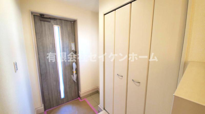 大里郡寄居町露梨子　新築住宅　４号棟の玄関