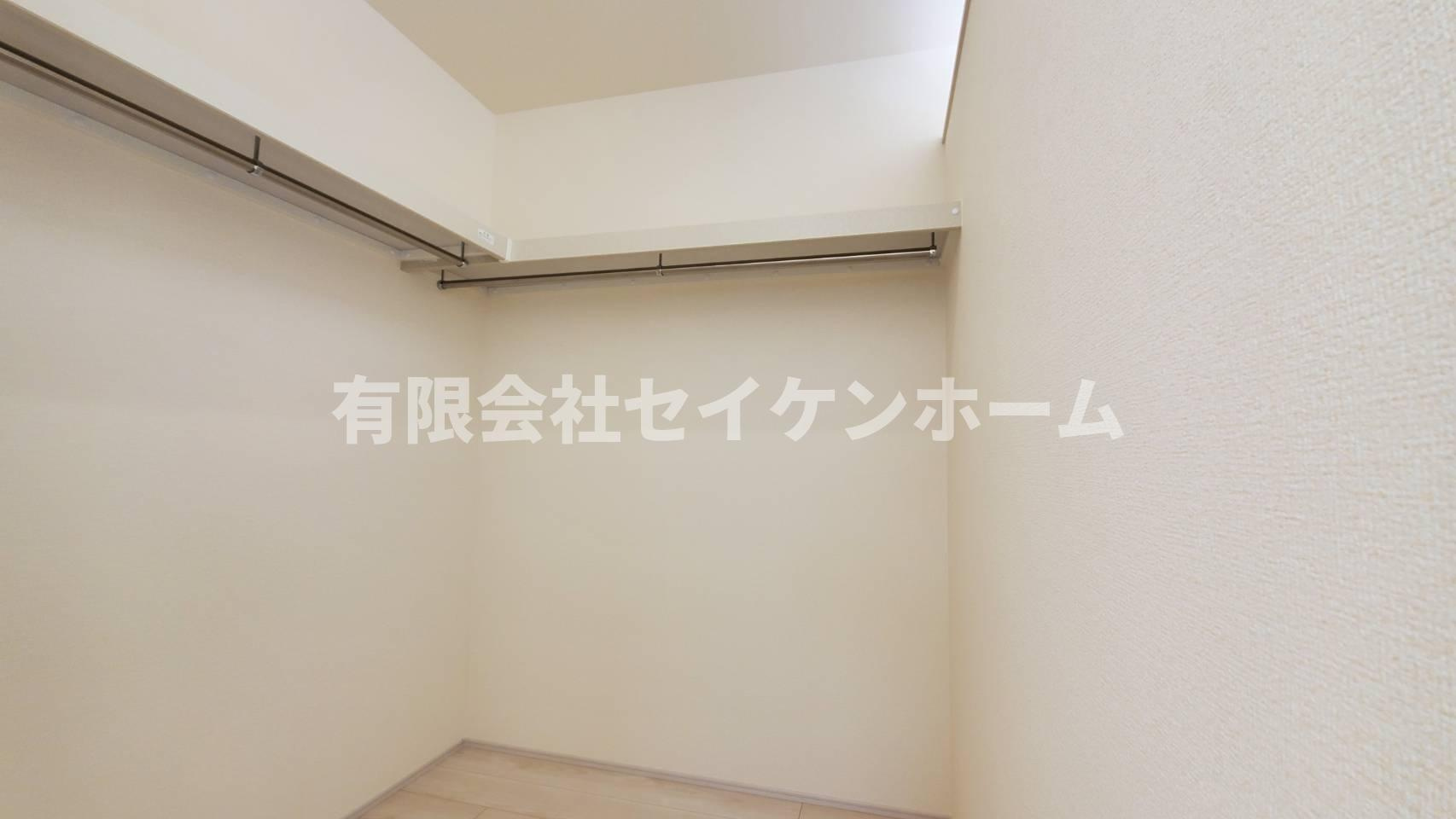 大里郡寄居町露梨子　新築住宅　４号棟の収納