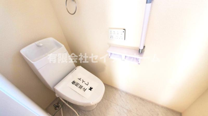 大里郡寄居町露梨子　新築住宅　４号棟のトイレ