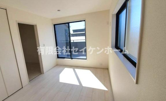 大里郡寄居町桜沢　新築住宅　2号棟　「寄居駅」徒歩9分の洋室