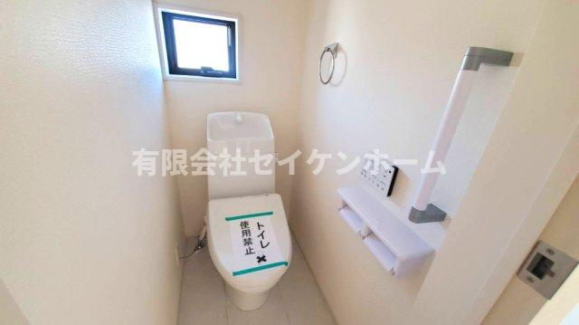 大里郡寄居町桜沢　新築住宅　2号棟　「寄居駅」徒歩9分のトイレ