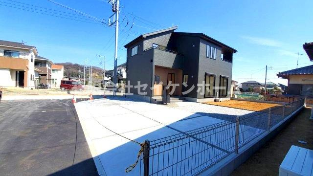 大里郡寄居町桜沢　新築住宅　2号棟　「寄居駅」徒歩9分の前面道路含む現地写真