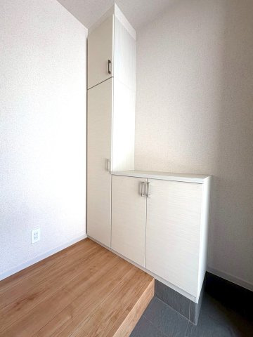 静岡市駿河区下川原六丁目13期　(3棟)　新築分譲　3号棟の玄関|清潔感のある玄関