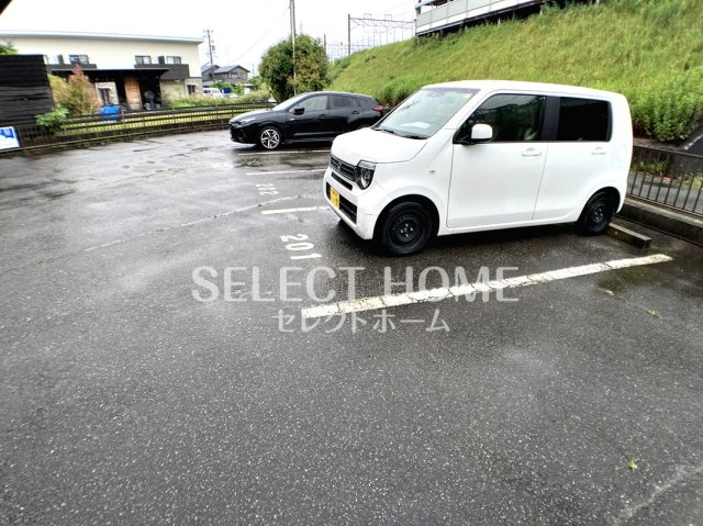 【駐車場】 | フェイスきたの | 駐車場に車を止められます