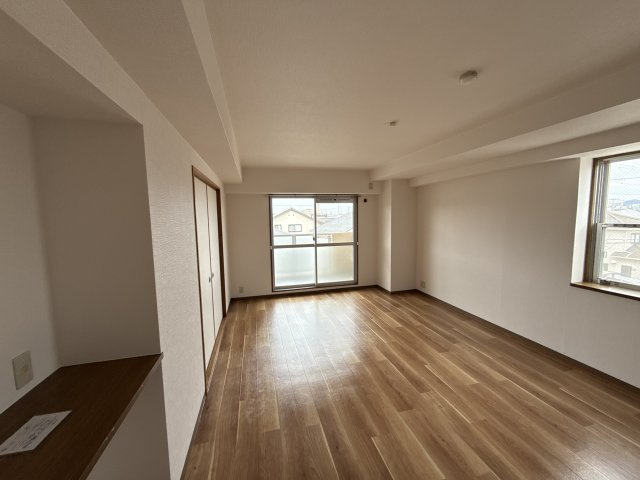 ハピネス北条の居間・リビング