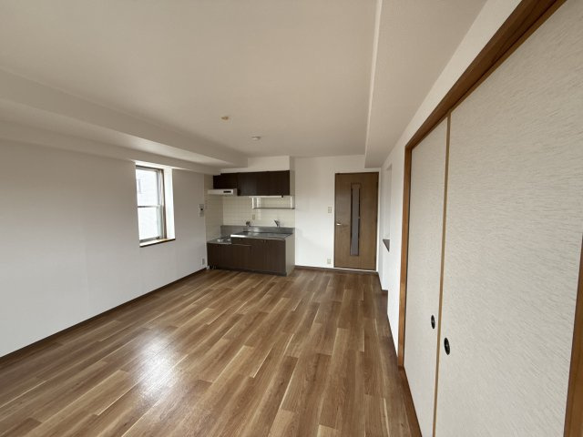 ハピネス北条の居間・リビング