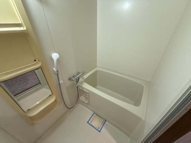 ハピネス北条の浴室