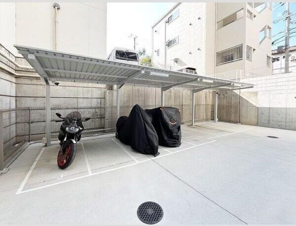 Attirant西三国の駐車場