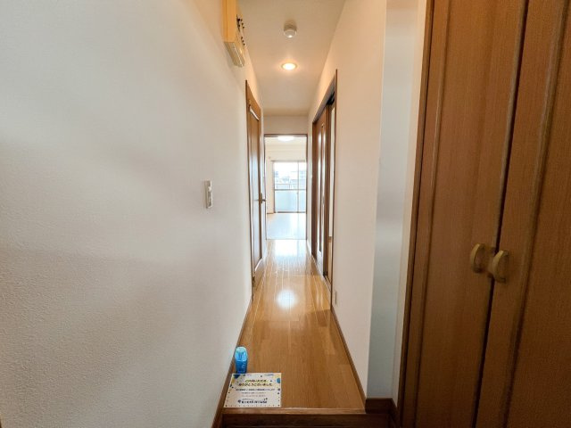 ハイツ ハピィバリーⅡ　E棟の玄関