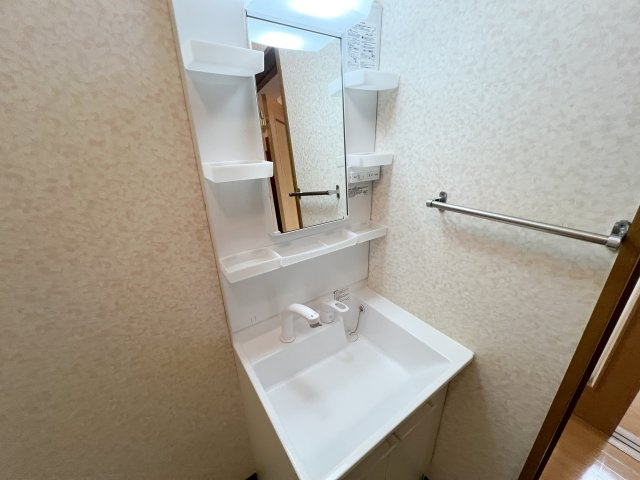 ハイツ ハピィバリーⅡ　E棟の独立洗面台