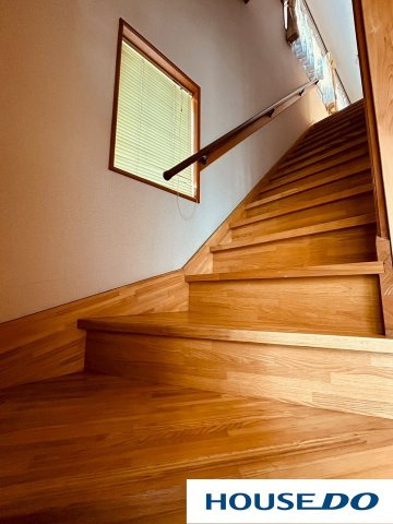 中古戸建　足利市野田町の内装|明るい色調の室内です